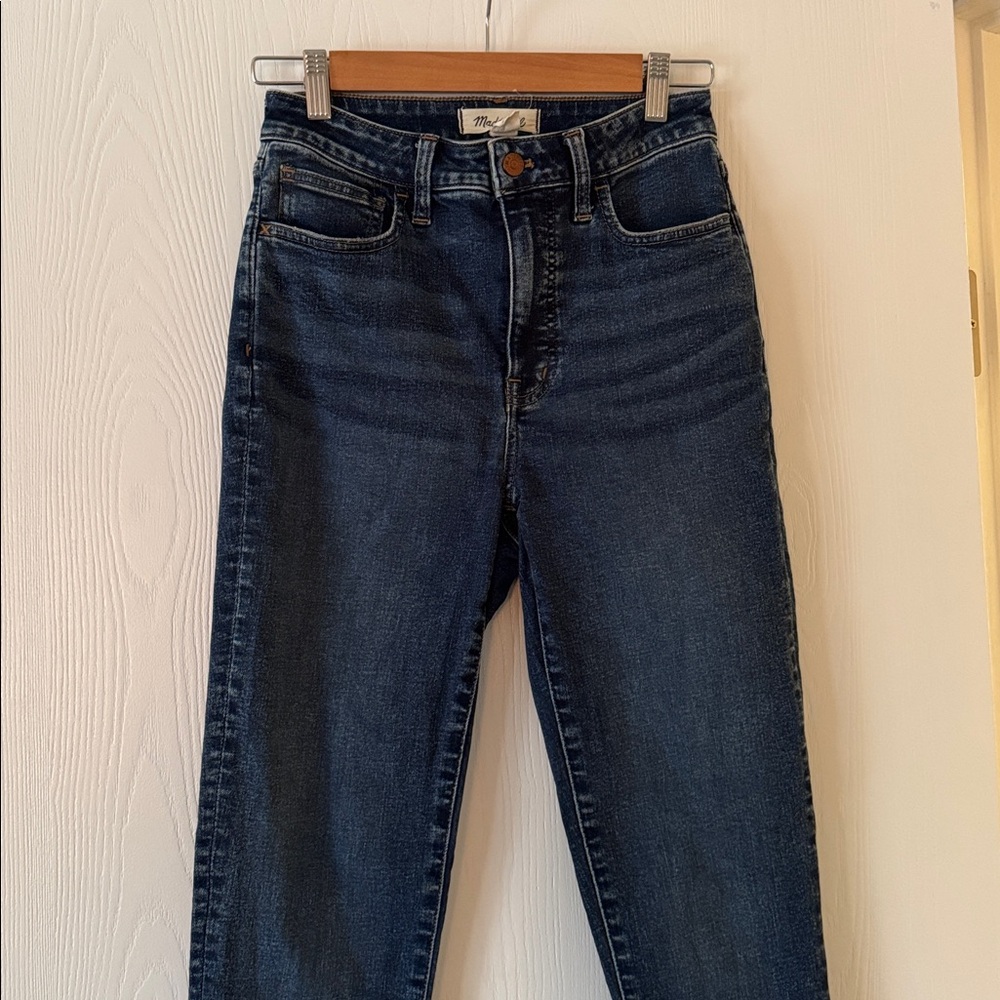 Madewell High waisted Curvy Roadtripper jeans Size 26T Like New